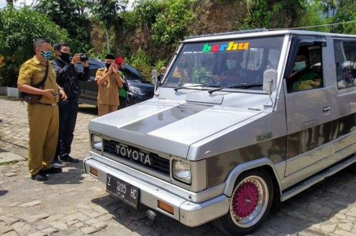 Toyota Kijang Doyok jadi mobil andalan Wakil Gubernur Jawa Barat, sering dipakai kunjungan kerja lho