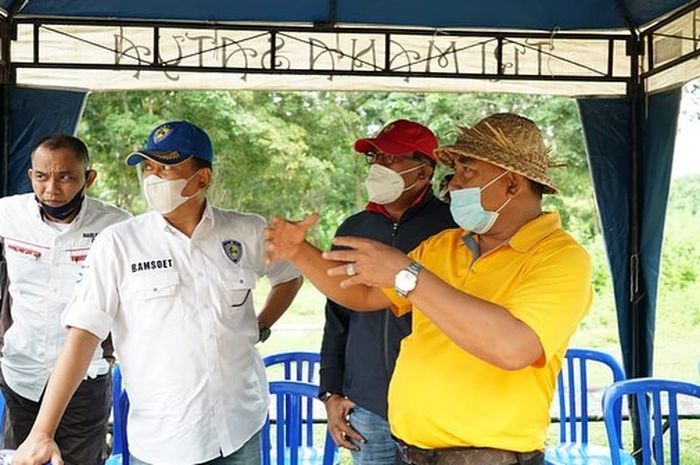 Bambang Soesatyo (Kedua dari kiri) melakukan pertemuan dengan Bupati Jimbrana untuk meninjau lahan lokasi MXGP Indonesia di Bali