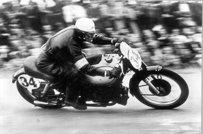 Leslie Graham, orang pertama yang menjadi juara dunia balap motor 500cc.