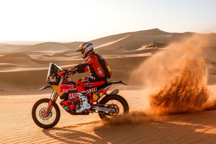 Pembalap Red Bull KTM Factory Team, Toby Price menang di stage 3 Reli Dakar 2021.