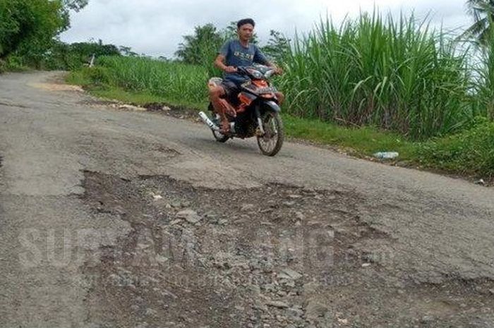 Kondisi jalur menuju Pantai Balekambang dan lokasi wisata lain di Malang bagian selatan,