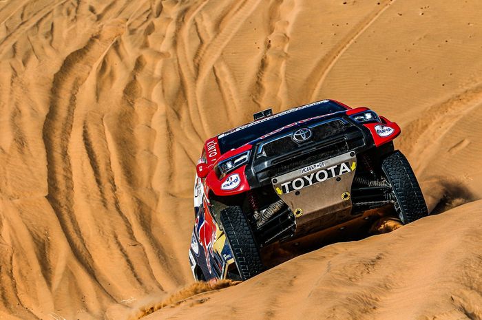 Nasser Al-Attiyah menang stage 4 kategori mobil Reli Dakar 2021