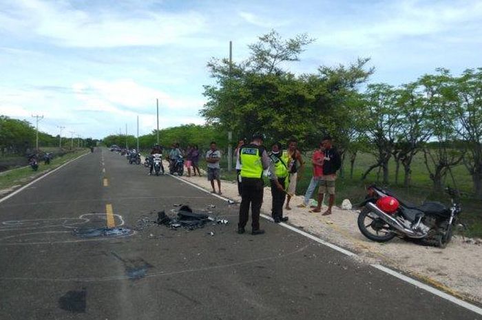 Honda MegaPro adu gebrak lawan arah dengan Supra X 125 di Sumba Timur, NTT