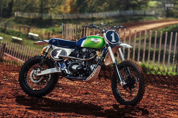 Kawasaki W900 vintage motocross