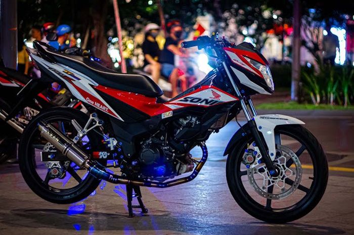 Modifikasi simpel Honda Sonic 150R