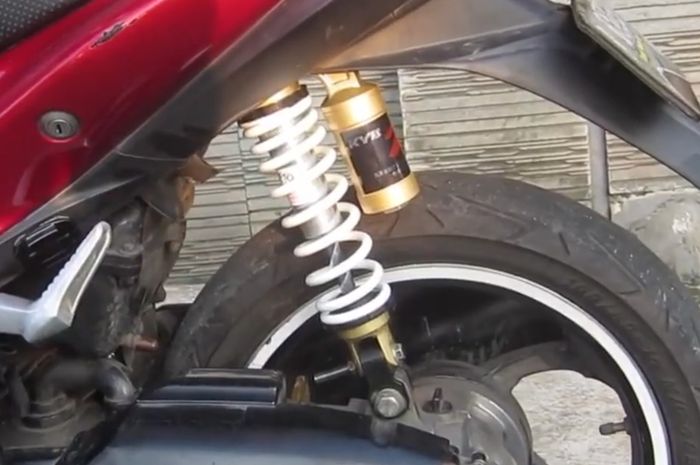 Ilustrasi sokbreker KYB Zeto tipe sub-tank