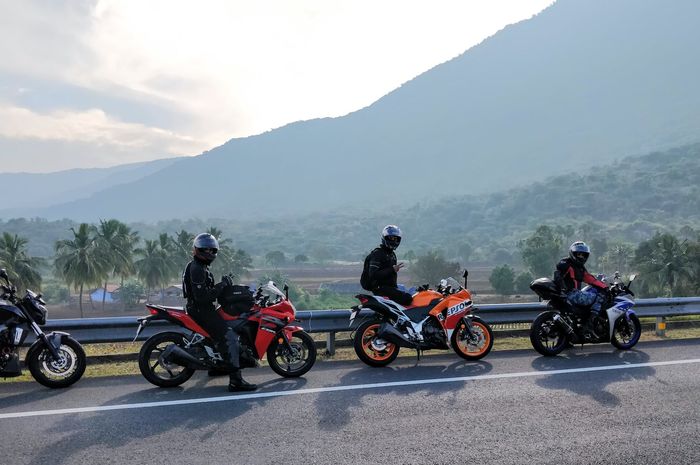 Jangan asal berhenti di pinggir jalan, ini hal-hal yang harus diperhatikan.