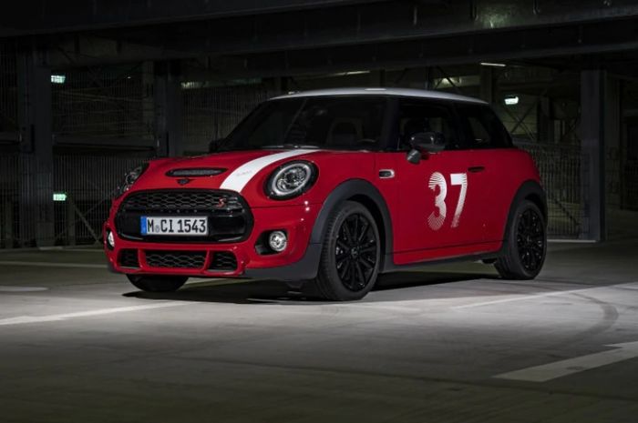 MINI Cooper Paddy Hopkirk Edition  hanya ada 15 unit di India.