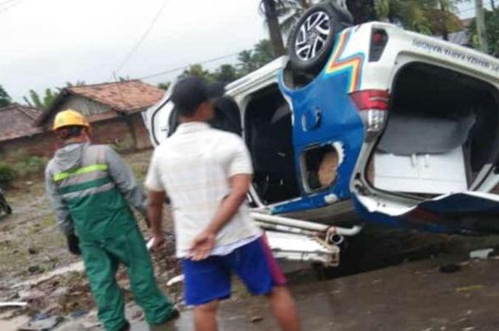 Toyota Avanza Veloz milik PLN terbalik di Lubuklinggau, Sumatera Selatan