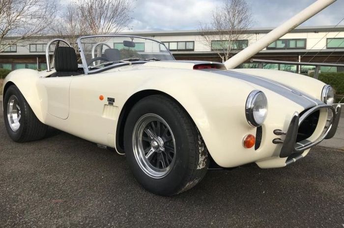 mobil klasik AC Cobra 378 Superblower MK4 miliki harga setara 54 Unit Honda All New CBR150R.