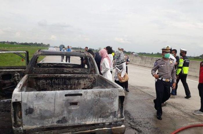 Toyota Hilux meledak di ruas tol Tebing Tinggi