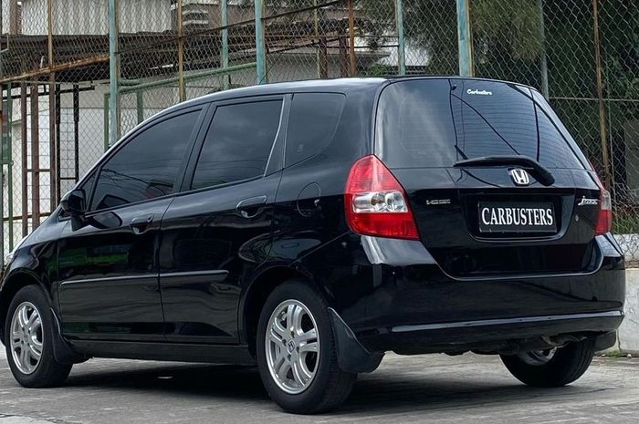 Honda Jazz i-DSI 2004 kondisi mulus luar dalam