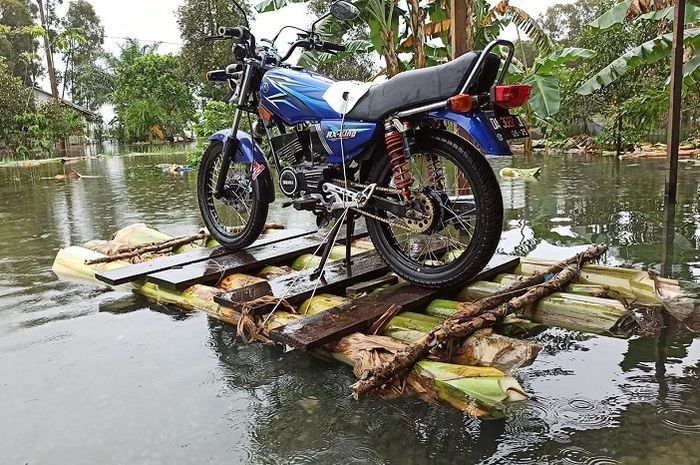 Yamaha RX-King selamat dari banjir besar di Kalimantan Selatan.