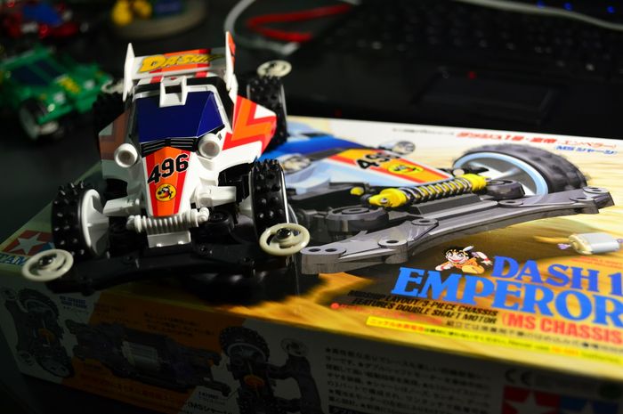 OtoToys: Serunya ngerakit Tamiya Mini 4WD Dash-01 Emperor, asyik nih buat nostalgia anak  1990-an