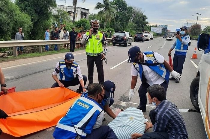 Ilustrasi, seorang pejalan kaki tertabrak ketika hendak menyebrang di jalan tol