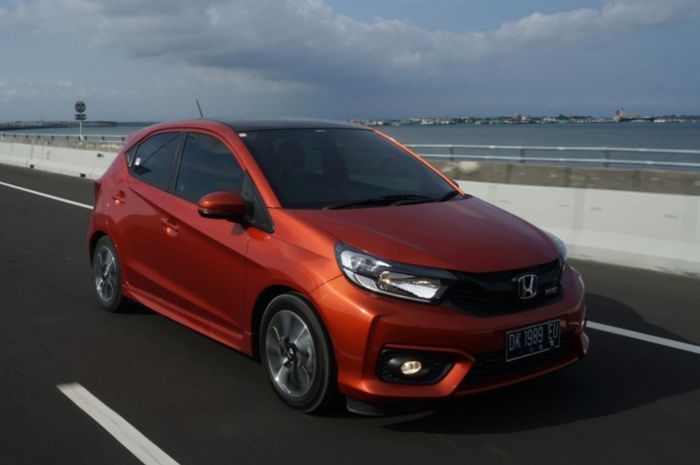 Honda Brio berhasil memegang titel sebagai mobil terlaris 2020 kemarin, dan menggeser Toyota Avanza dari tahktanya.