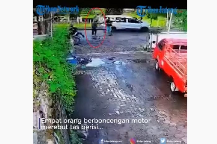Rekaman CCTV terjadinya perampokan di Jalan Krakatau Semarang  