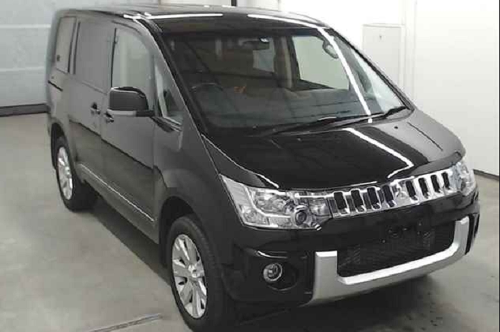 Ilustrasi Mitsubishi Delica  Bekas