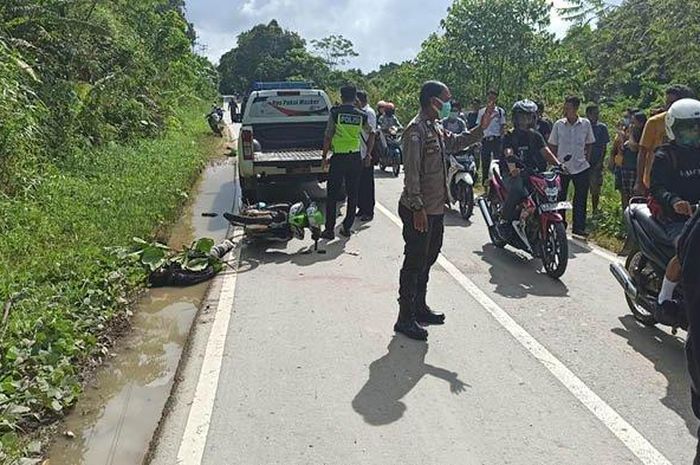 Yamaha Jupiter Z1 ditabrak lari dump truk hingga pengendara berstatus pelajar tewas di Melawi, Kalimantan Barat