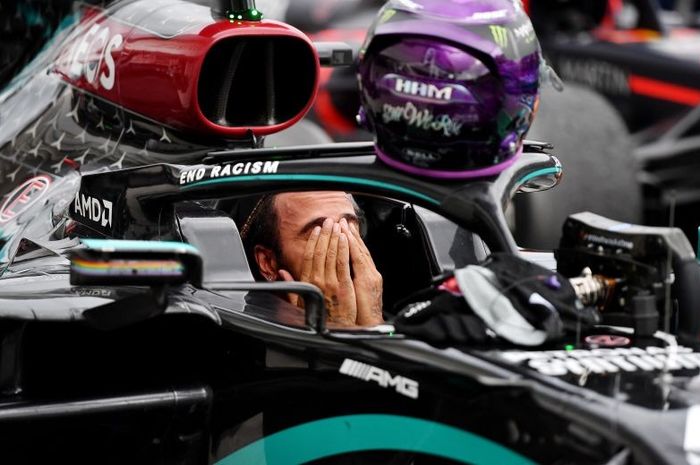 Bos F1 tak yakin Lewis Hamilton bakal bertahan di F1 2021