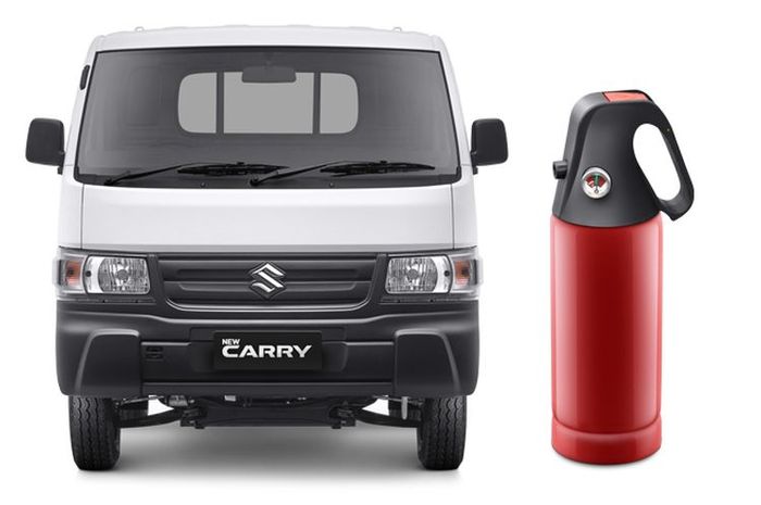 Suzuki New Carry Pickup dengan grille dan bumper baru, juga APAR. 