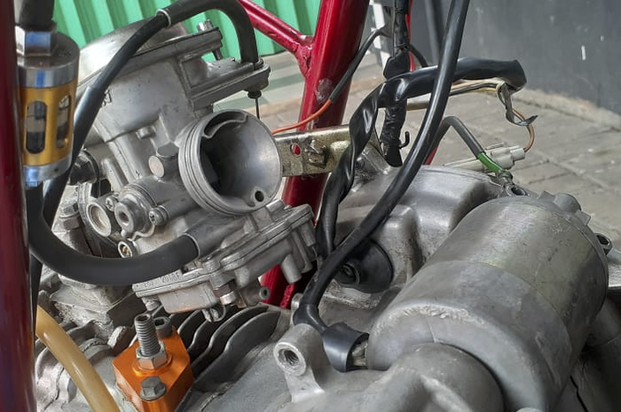 700px x 465px - Begini Tips Setting Spuyer di Motor Karburator Biar Tarikan Enak -  GridOto.com