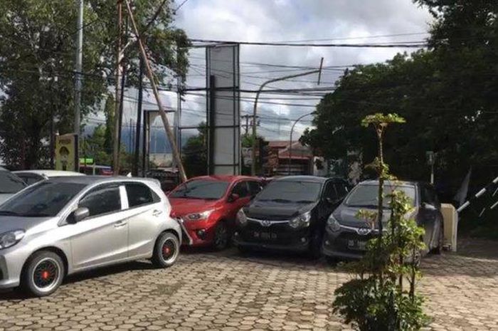 Sebanyak sembilan mobil menjadi barang bukti kejahatan karyawan leasing di kota Parepare, gelapkan mobil rental