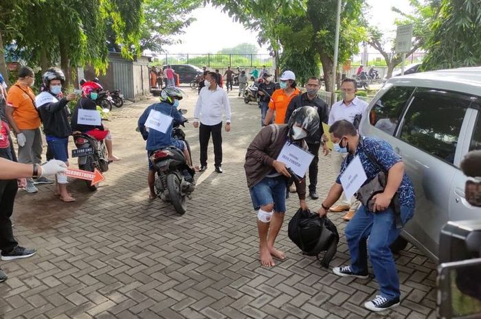 Pra rekonstruksi perampokan di Jalan Krakatau VIII, Kelurahan Karangtempel, Semarang Timur(KOMPAS.com/istimewa)