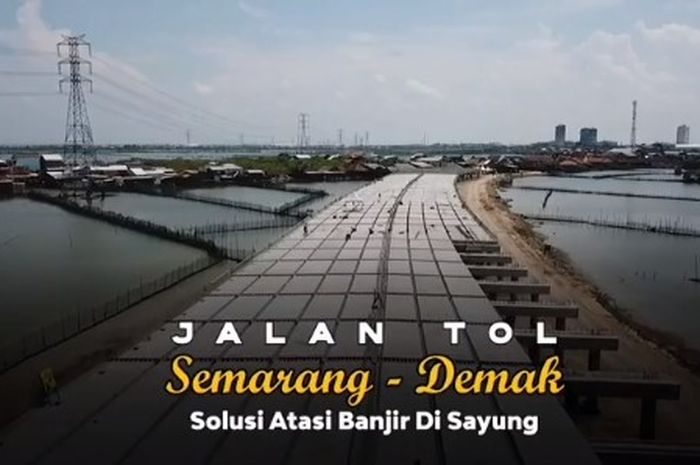 Tol Semarang-Demak di tepi laut