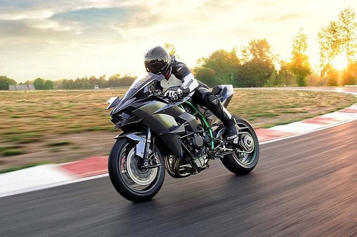 Kawasaki Ninja H2R dilarang ikutan WSBK, ternyata ini alasannya.