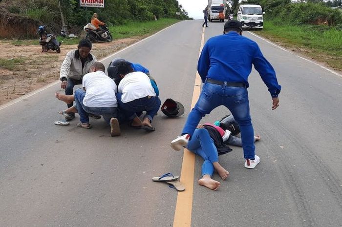 Tabrak Monyet Menyebrang Jalan, Dua Perempuan Dilarikan Ke Rumah Sakit, pada Selasa (26/1/2021). Dokumen Istimewa.(KOMPAS.COM/JAKA HB)