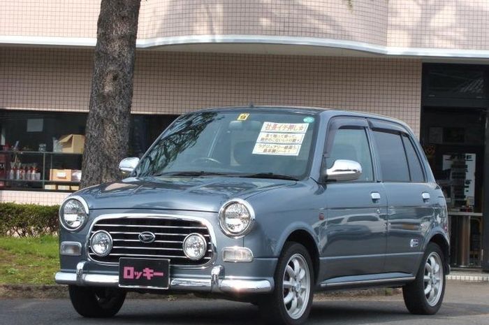 Jangan dikira MINI Cooper, ternyata mobil bertampang retro ini bikinan Daihatsu