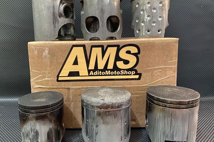 Ilustrasi piston motor 2-tak yang macet dan dilubangi