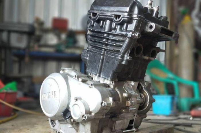 Kombinasi mesin Yamaha V-Ixion dan Kawasaki Ninja 250 karburator karya DYK Engine