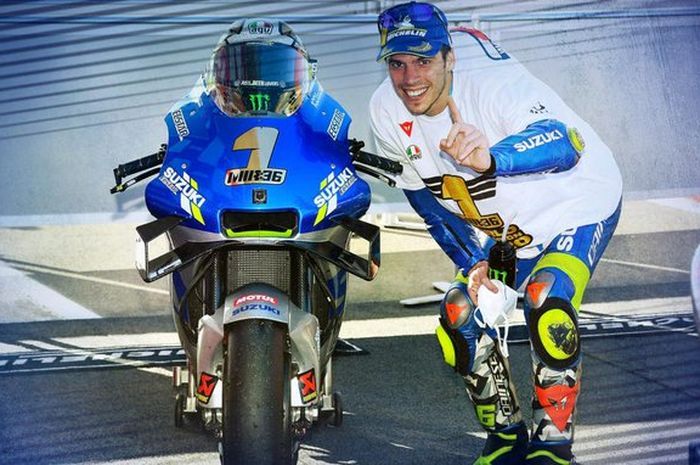 pembalap Suzuki Ecstar, Joan Mir rayakan gelar juara dunia MotoGP 2020