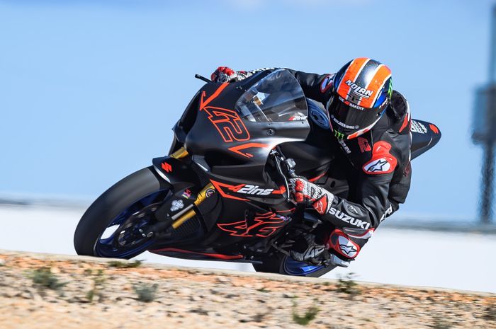 Pembalap tim Suzuki Ecstar, Alex Rins berlatih di Almeria.