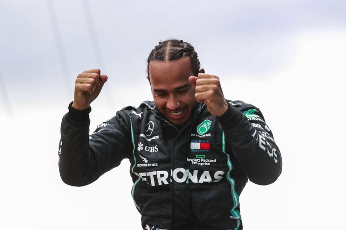 Akhirnya! Lewis Hamilton resmi perpanjang kontrak dengan Mercedes di F1 2021