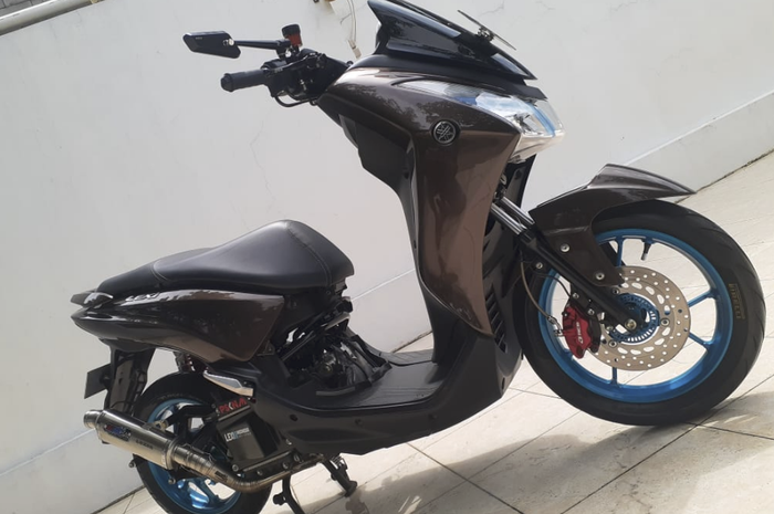 Modifikasi Yamaha Lexy, kolaborasi warna unik bertabur part racing.