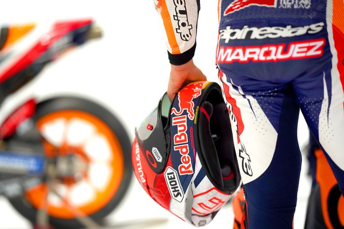 Pembalap tim Repsol Honda, Marc Marquez lakukan photo studio.
