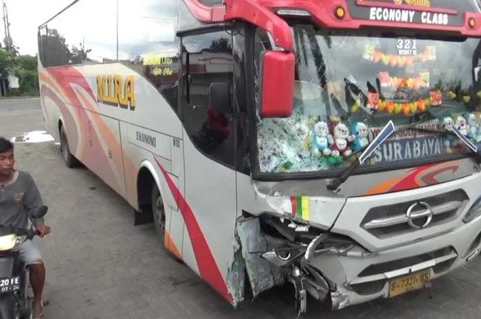 Bus MIRA yang terlibat kecelakaan dengan Honda Vario hingga pemotor meninggal dunia