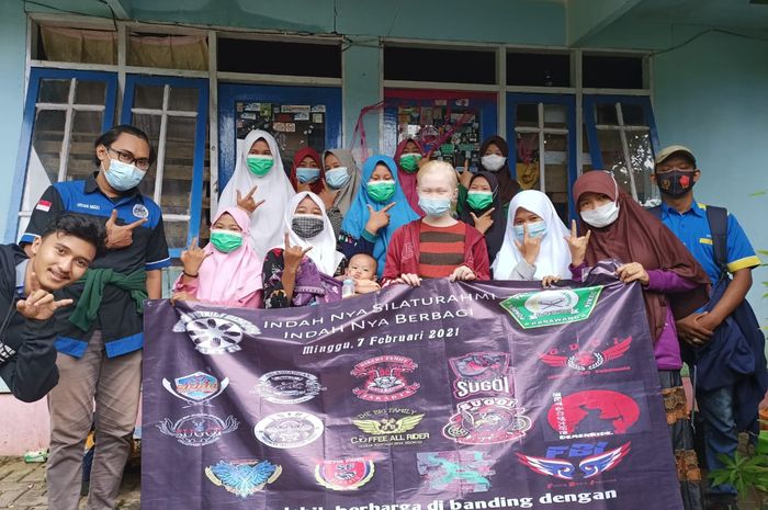 Penyaluran dana baksos bikers Suzuki