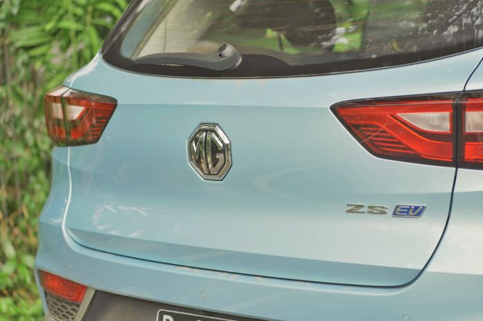 MG ZS EV terlihat pakai plat Indonesia 