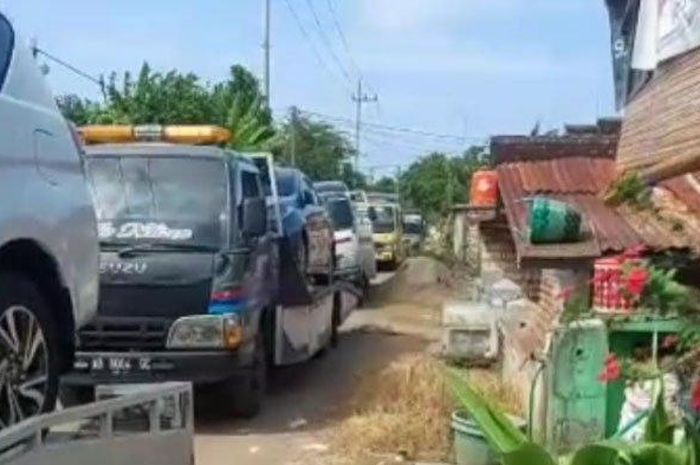 Puluhan mobil yang dibeli warga Tuban