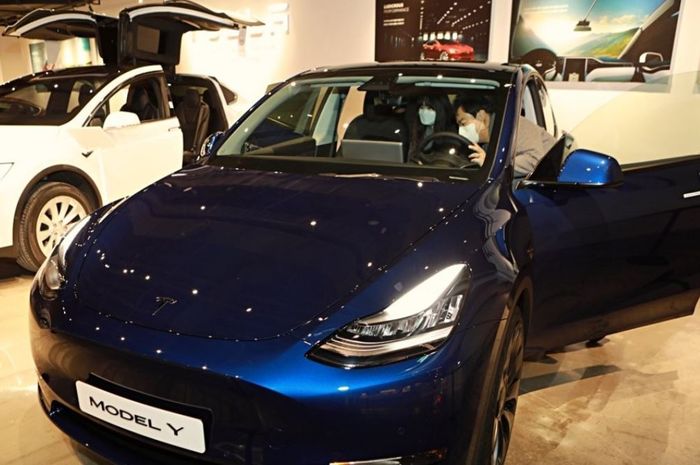 Tesla Model Y di salah satu showroom di Korea Selatan