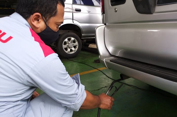 5 bengkel resmi Isuzu Astra jadi lokasi uji emisi, kendaraan niaga dan penumpang merek lain juga dilayani, segini biayanya