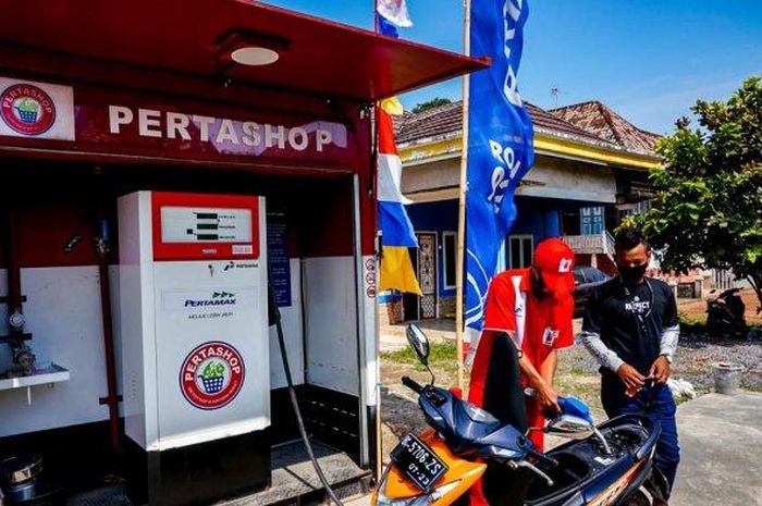 Petugas dan Pertashop Pertamina