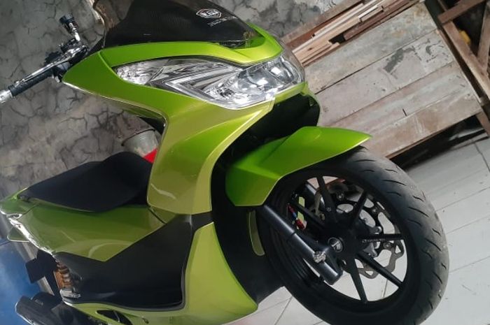 Setup kece kaki-kaki Honda PCX150, simpel stylish bisa jadi inspirasi.