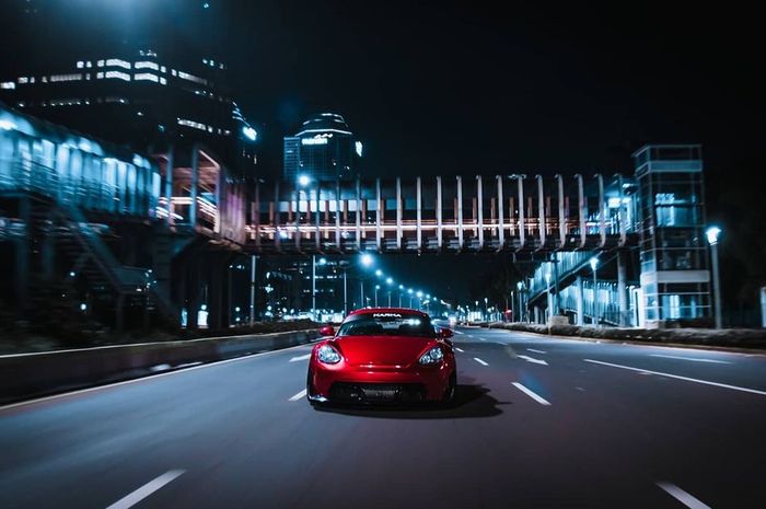 Porsche Cayman 987.2 di film Crazy Fast Indonesian