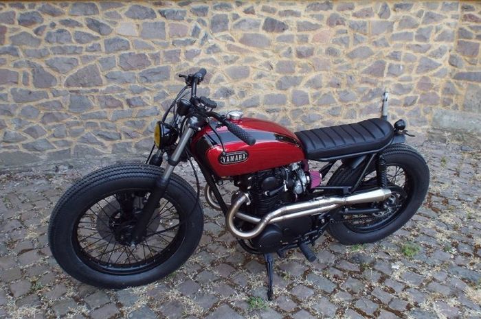 Yamaha TX650 bergaya brat style
