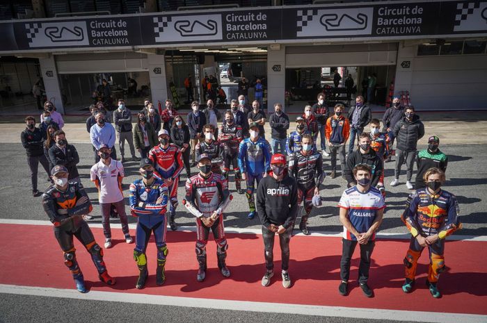 Para pembalap MotoGP lakukan penghormatan ke Fausto Gresini pada tes privat di sirkuit Barcelona-Catalunya